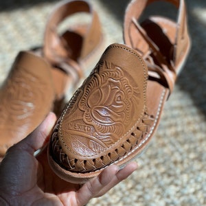 Huarache sandal Lace-up roses tooled / mexican sandals for woman/ México huarache shoe for woman/ boho hippie sandals/ Leather sandals woman