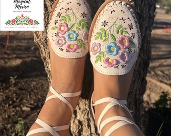 Huarache sandal lace up embroidered beige color/ leather sandals women/ huarache shoe women/ Mexico huarache women/wedding sandals