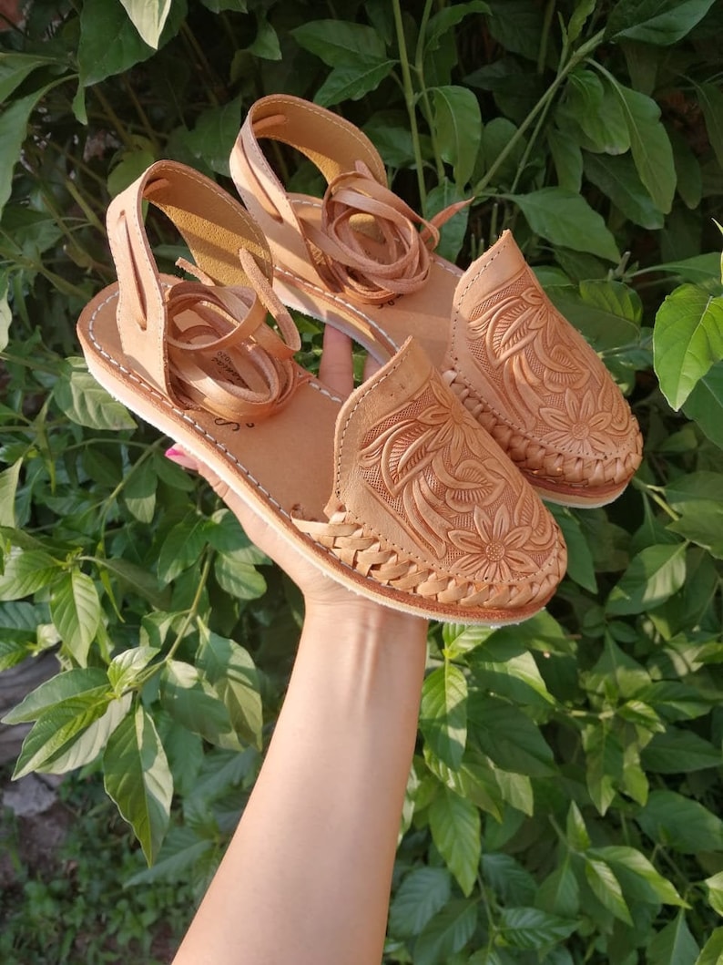 Huarache shoe for woman Lace-Up tooled/huarache artesanal mexicano/Mexican sandals woman/boho hippie sandals/ mexico huarache/huarache women image 1