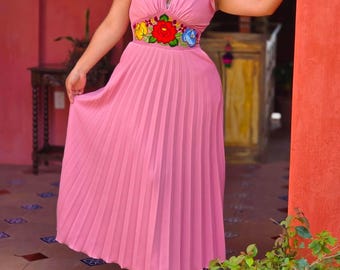 Mexican Mexican dress embroidered one size (S-M)/ Mexican fiesta dress/ Cinco de mayo dress /Modern Mexican dress embroidered women