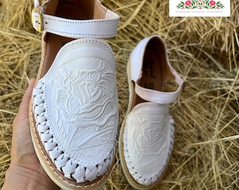 Huarache sandal buckle wide feet friendly/ huarache sandal rose tooled/ Mexican huaraches wide feet/ white sandals women/boho hippie sandals