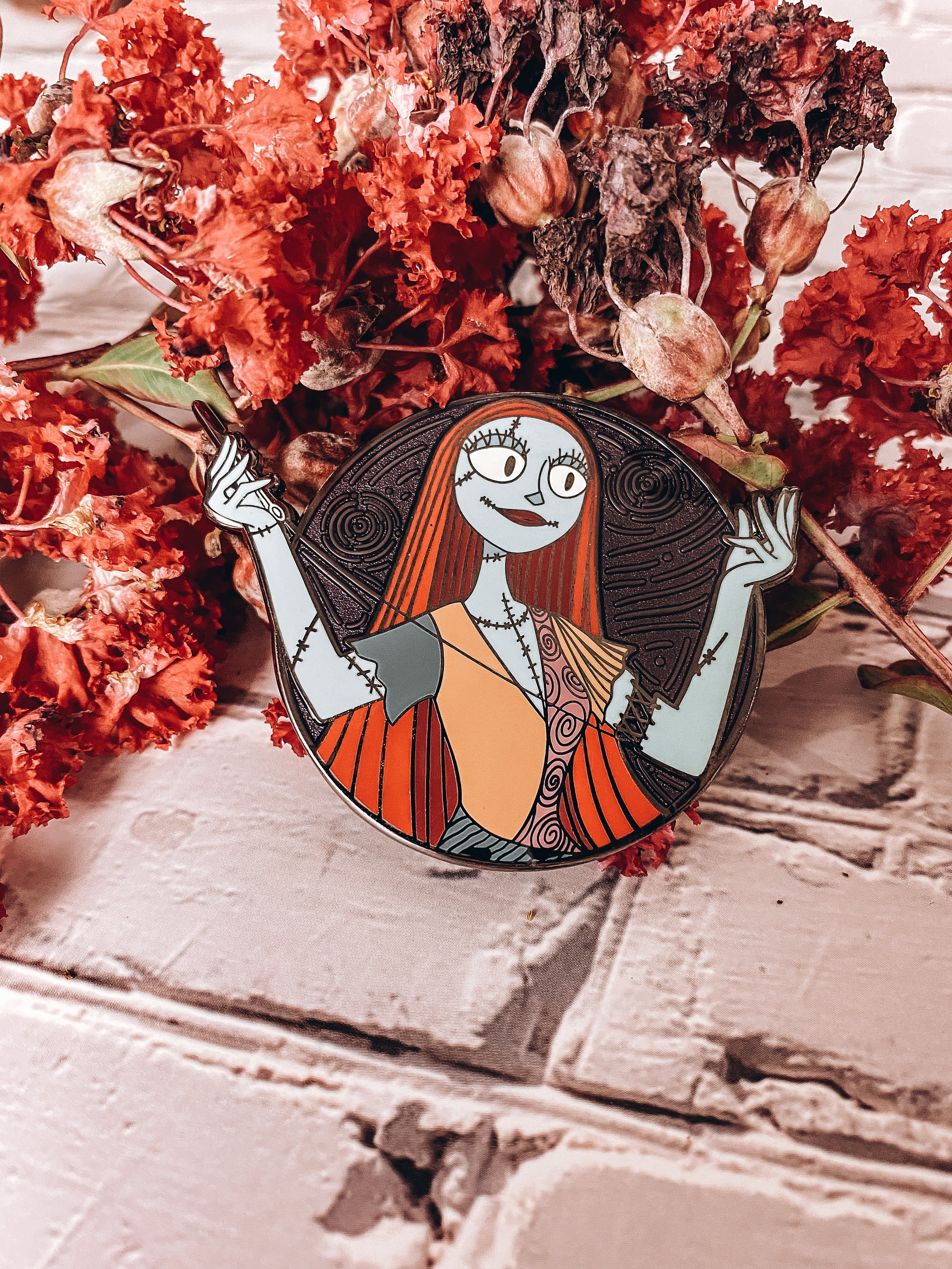 Sally Huss　サリーハース マーメイドのティーパーティ イラスト作品 Nightmare Before Christmas Sally Sews Herself Back Together Enamel