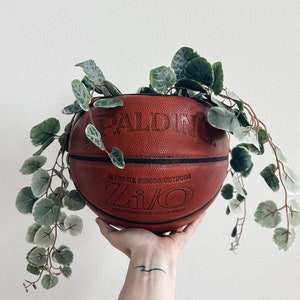 Vintage Spalding Basketball Planter / Spalding Basketball / Vintage Basketball / Basketball Decor / Indoor Planter