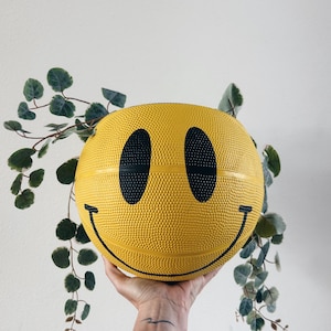Vintage Smiley Basketball / Smiley Basketball Planter / Basketball Planter with Stand / Hypebeast Decor / Basketball / Custom Planter