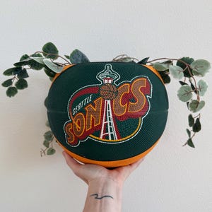 Seattle Super Sonics /Seattle Sonics Basketball / Vintage Basketball / Basketball Planter with Stand / Sonics Basketball / Vintage Sonics /