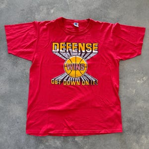 Lg Vintage Basketball T-Shirt / Vintage 90s Sports TShirt/ Vintage T-Shirt / Graphic Tee / Vintage Basketball / Vintage Sportswear