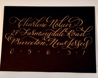 Eleganti buste da sposa con calligrafia