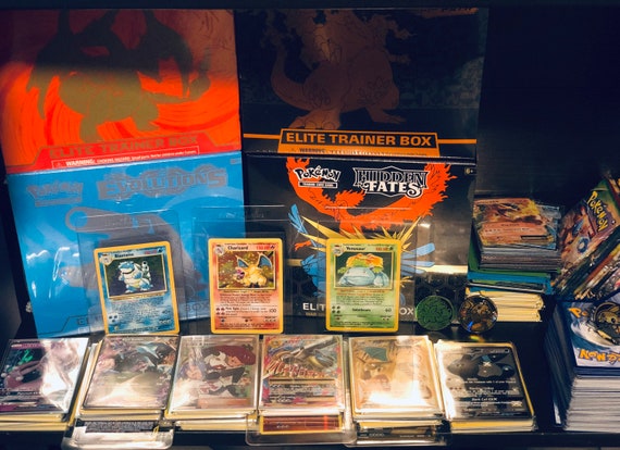 UNBOXING THE ULTIMATE POKEMON CARDS MYSTERY BOX! 