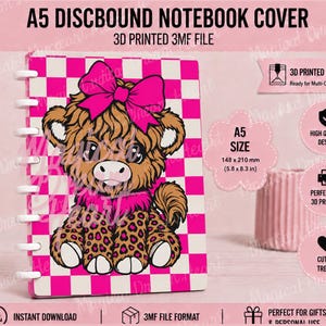 May include: A5 discbound notebook cover featuring a brown Highland cow illustration with a bright pink bow, set against a pink and white checkered background. The design includes text labels for 3D printing, A5 size 148 x 210 mm, and file format.