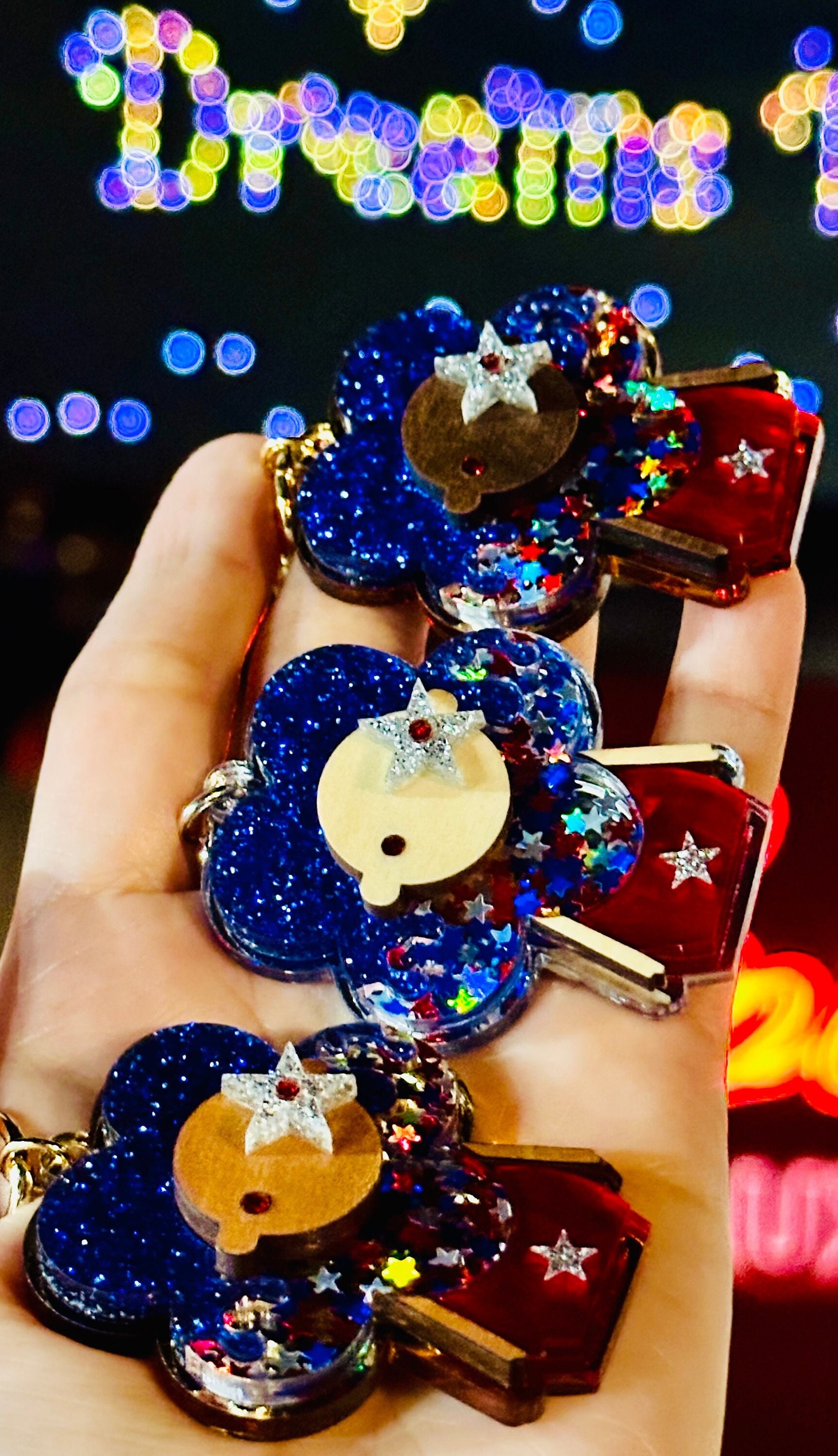 [SALE]ヴィトン キーホルダー・イリュストレ ヴィヴィエンヌ Vivienne Louis Vuitton Keychain - Etsy