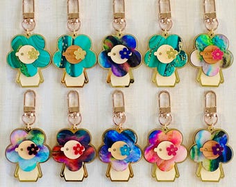 Throwback Bloom Bag Charms/Colorful Floral Purse Charm/Handmade Acrylic Flower Keychain/Cute Retro Style Accessory