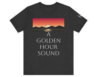Golden Hour Sound Classic Fit T-shirt | T-shirt med grafisk design och solnedgångslandskap