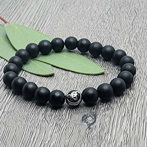 Ik Onkar Charm, Ik Onkar Bracelet, Ek Onkar Bracelet, Black Agate Bracelet, Punjabi jewelry, Ik Onkar Charm Gifts 30 and Under