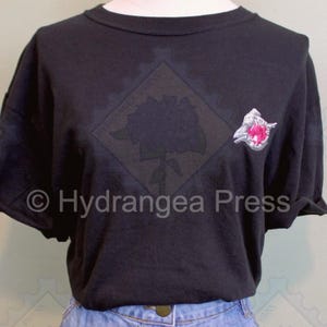 Embroidered Crow Brooch Deepspace T-Shirt Comfort Colors