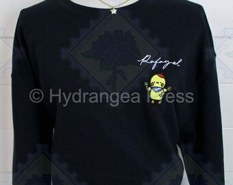 Artsy Birb Signature mörk version broderad Otome-spelinspirerad rund halströja