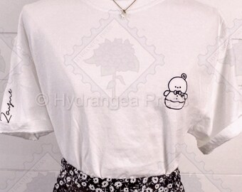 Camiseta inspirada en el juego Otome con bordados en colores cómodos y firma de muñeco de nieve feliz