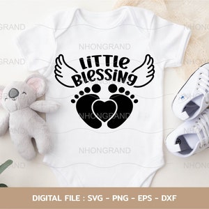 Kleines Segen Neugeborenen Baby mit Fuß Herz und Flügel, Liebhaber Geschenk T-Shirt, Cricut Dateien, svg, png, eps, dxf, Instant Download