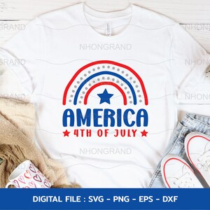 Camiseta con estampado bohemio arcoíris de estrellas y rayas para el 4 de julio de Estados Unidos. Archivos Cricut: SVG, PNG, EPS, DXF. Descarga instantánea.