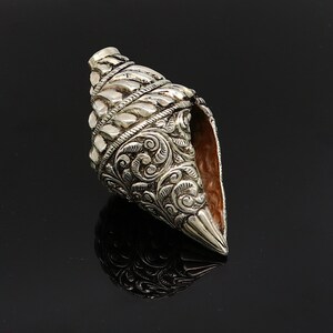 Solid sterling silver handmade Nakshi work, kandrai work shankh, lord vishnu shankha, amazing designer puja article, worshipping art86