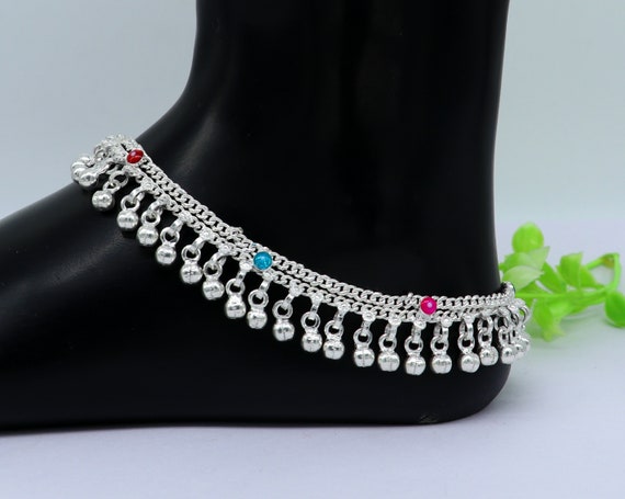 Artmiss Layered Anklets Women Heart Silver Ankle Bracelet Charm Beaded  Dainty Foot Jewelry for Women and Teen Girls Summer Barefoot Beach Anklet :  Amazon.in: Jewellery