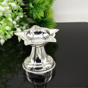 massief sterlingzilveren handgemaakte elegante olielamp, zilveren huistempelgerei, zilveren diya, deepak, zilveren vaten, zilveren puja artikel su402