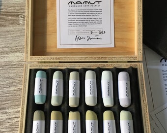 Handgemachtes Soft Pastell Set: 12 Farben, Holzbox