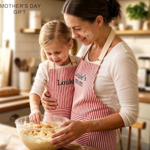 Individuell gestaltetes Schürzen-Set für Mutter und Kind, personalisierte, bestickte Partner-Schürzen für die ganze Familie, Muttertagsgeschenk von Kindern, minimalistische Backschürze