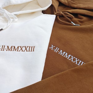 Custom Embroidered Roman Numeral Hoodie Sleeve with Initials,Valentines Day gift,Anniversary Gift,Personalised Hoodie zdjęcie 4