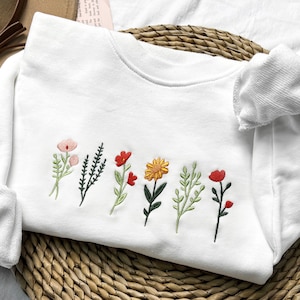 Sudadera con flores silvestres bordadas,Sudadera con flores,Sudadera de cuello redondo bordada,Sudadera de moda,Regalo para ella,Regalos para amigos