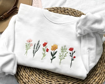 Wildflowers embroidered sweatshirt,Flower Sweatshirt,Crewneck sweatshirt embroidered,Trendy sweatshirt,Gift for her,Gifts for friends