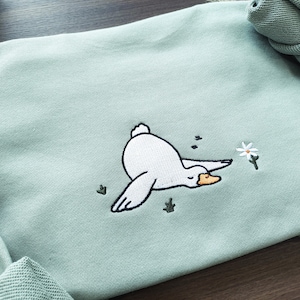 Duck And Daisy Embroidered Crewneck Sweatshirt,Silly Goose Sweatshirt,Flower Sweatshirt ,Funny Sweatshirt, Gifts for friends,Gift for her
