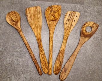 Olijfhouten set kookgerei, keukengerei van olijfhout, kooklepels, spatels, risottolepels, Mediterraans koken, duurzaam