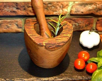 Mortar made of olive wood with rustic rim in different sizes