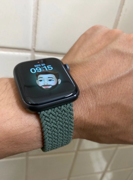 apple watch inverness green sport loop