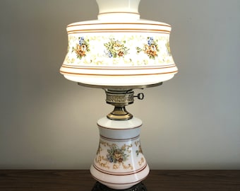 Large Abigail Adams Hurricane Lamp, Vintage Quoizel Lamp