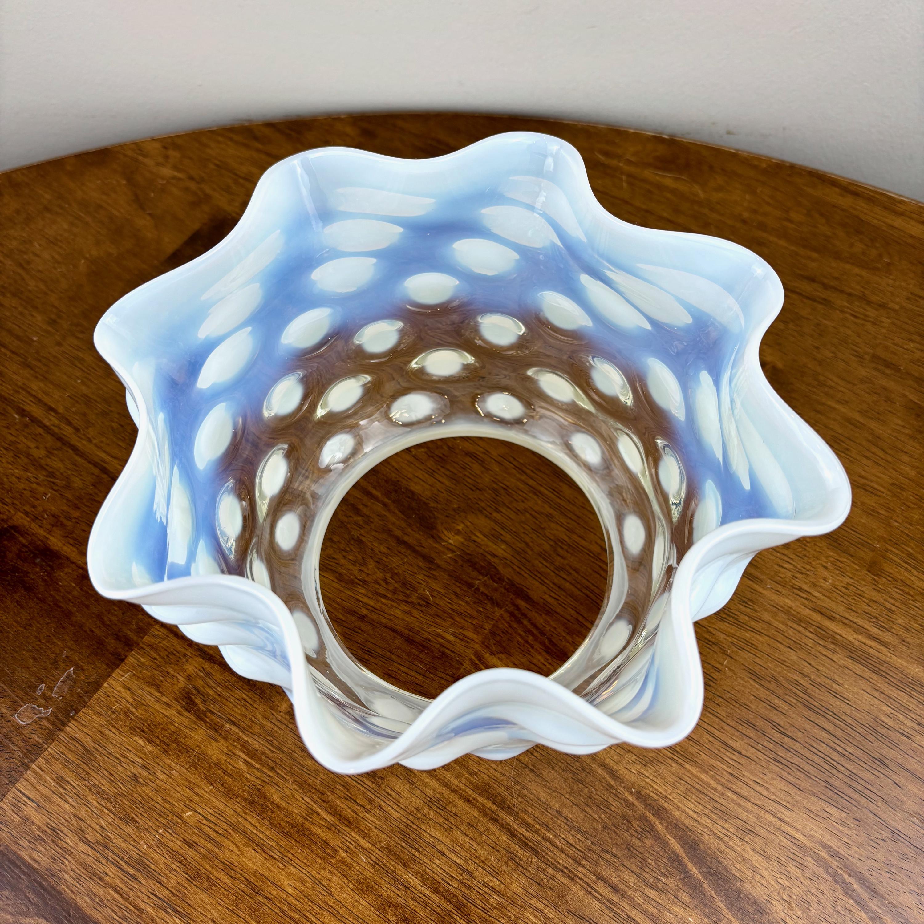 フェントン ホワイト オパールセント コイン ドット ランプシェード