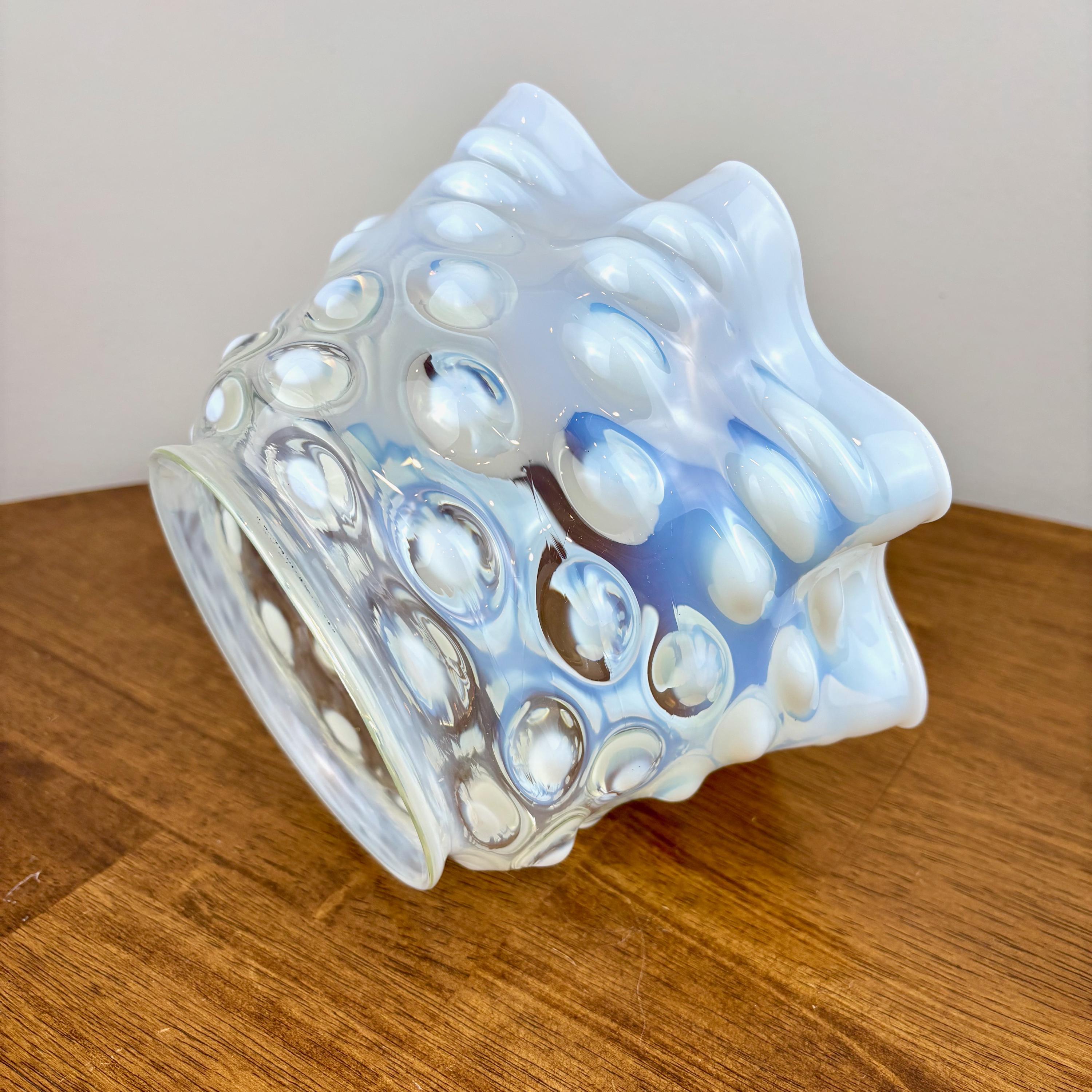 フェントン ホワイト オパールセント コイン ドット ランプシェード