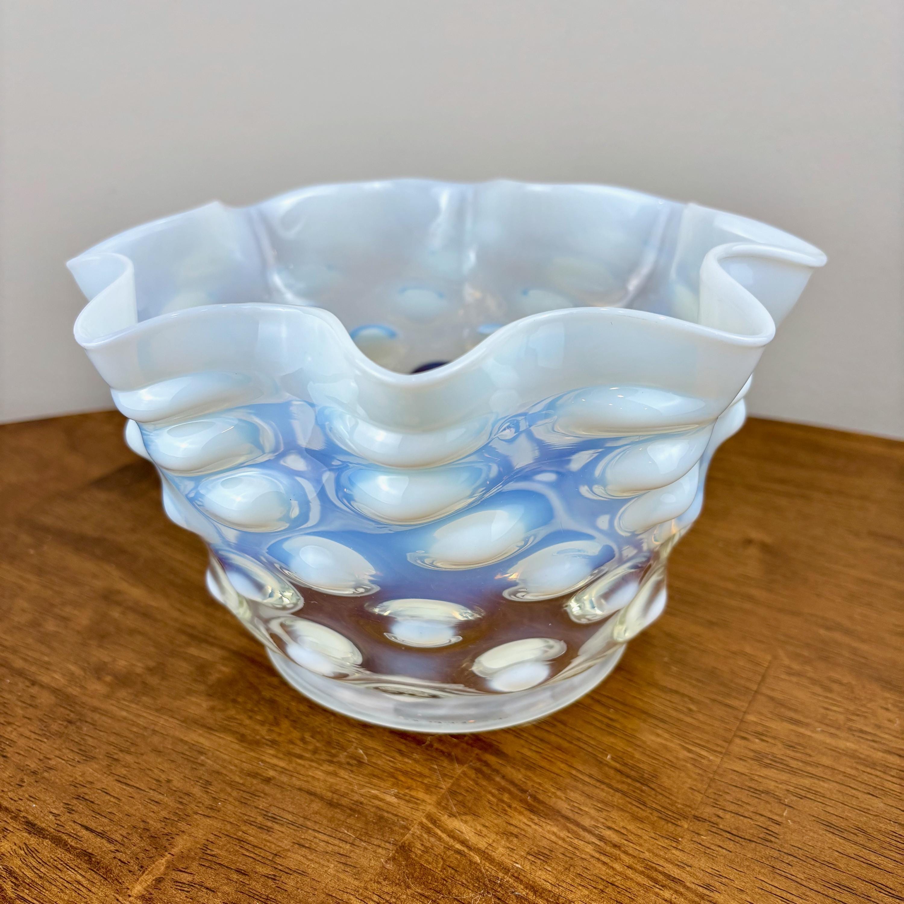 フェントン ホワイト オパールセント コイン ドット ランプシェード