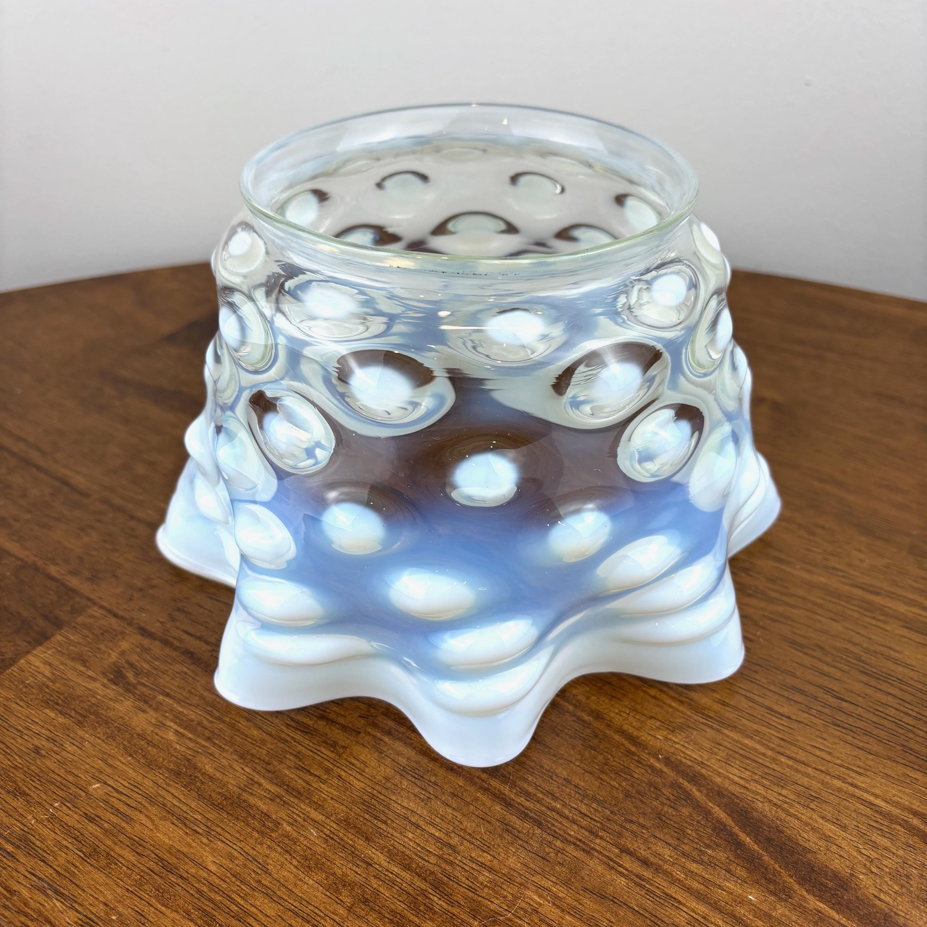 フェントン ホワイト オパールセント コイン ドット ランプシェード