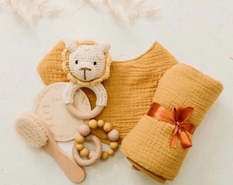 Gift set newborn girl with knitted rabbit rattle / gift box 6 pieces / birth gift / gifts for birth