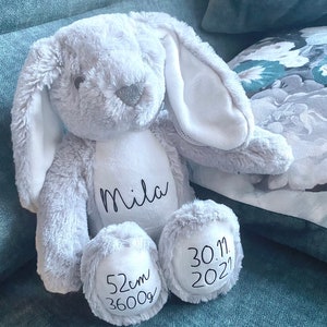 Lapin en peluche personnalisé avec nom et dates de naissance / Lapin de Pâques / Cadeau bébé pour la naissance / Cadeau de Pâques enfants image 4