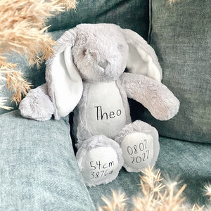 Lapin en peluche personnalisé avec nom et dates de naissance / Lapin de Pâques / Cadeau bébé pour la naissance / Cadeau de Pâques enfants image 3