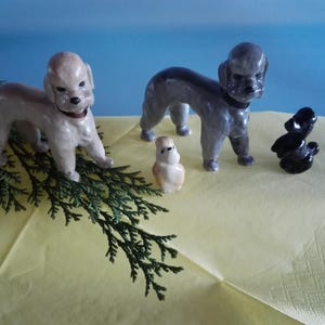 Poodle made of porcelain hand-painted