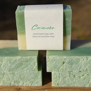 Jabón de Pepino con Aloe - Vegano - Jabón en Barra Totalmente Natural - Jabón Artesanal Elaborado con Manteca de Karité, Aceite de Oliva y Aloe Vera
