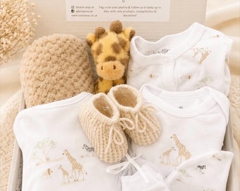 Neutral Baby Gift Box, Newborn Baby Hamper UK, Unisex Baby Shower Gift, Giraffe Safari Baby Set, New Mum Gift, 100% Cotton