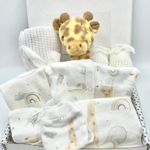 Baby Unisex Giraffe Baby Hamper  Gift , New Baby, Baby Hamper, Baby Shower Gift Box, Safari Baby Gifts, Gender Neutral, Baby Gift Box