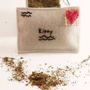 Organic Catnip Valentine Letter Toy for Cats, Personalized Valentine's Day Pet Gift, Kitten Play Valentine, Made to Order, Custom For Pets image 4