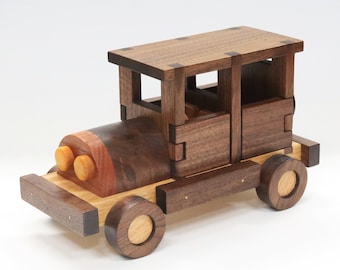 PLANO PDF: Dibujos para hacer un coche clásico con puertas que abren a ambos lados