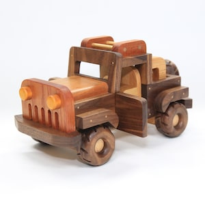 PDF PLAN : Build a wooden car jeep with an open door PDF plan