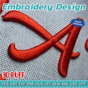 Puede incluir: Letra "A" bordada en rojo con efecto 3D en relieve, sobre un fondo de tela gris. La imagen incluye el texto "Embroidery Design" y "Instant Download". Formatos de archivo de bordado listados en la parte inferior.